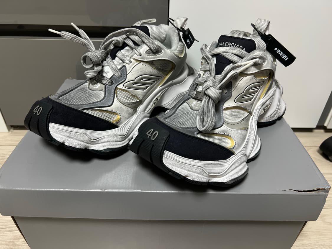 발렌시아가 카고 스니커즈 화이트 그레이 새상품(40) 상품이미지1