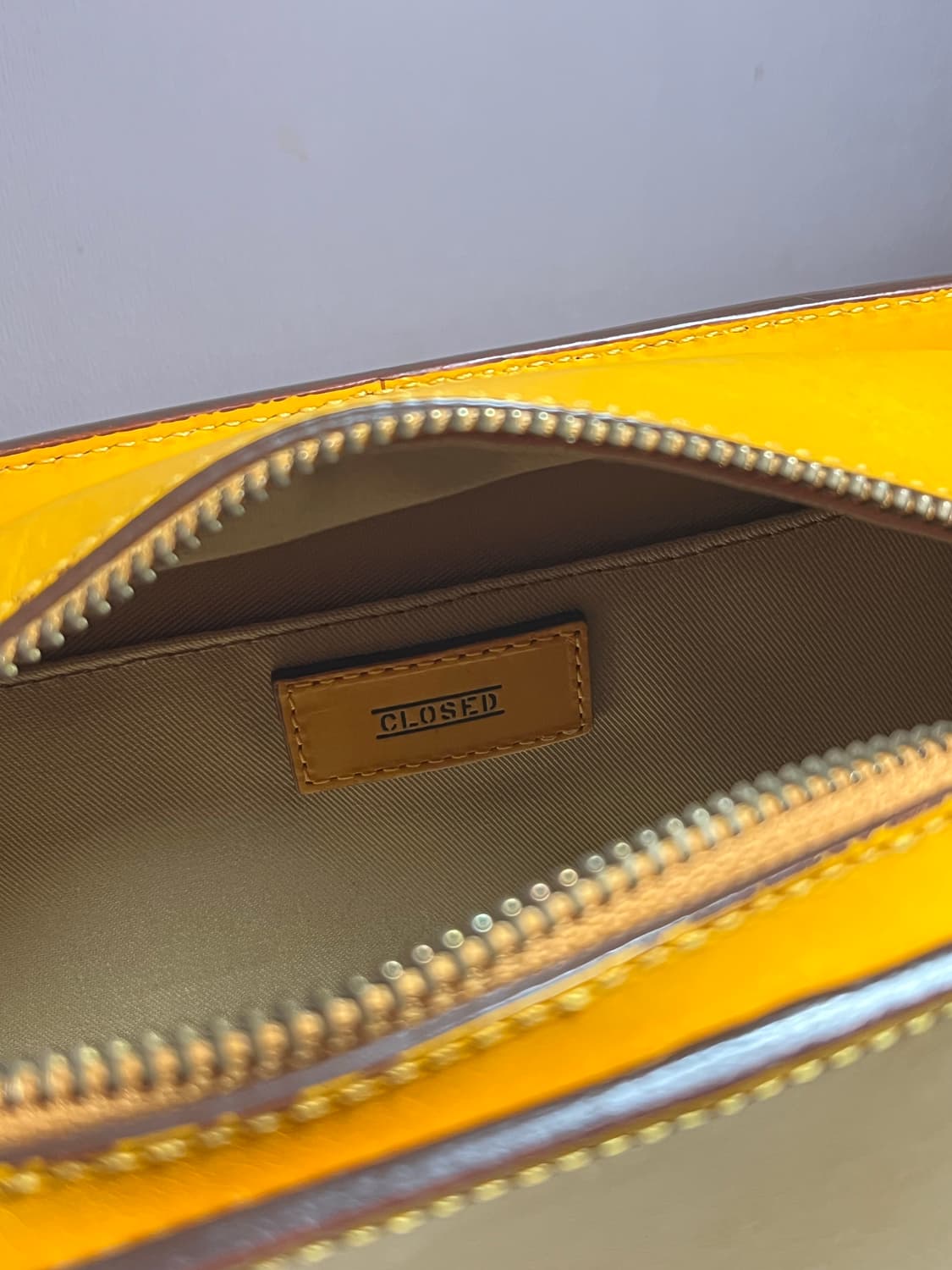 Closed 가죽 클러치 크로스 박스백 상품이미지5