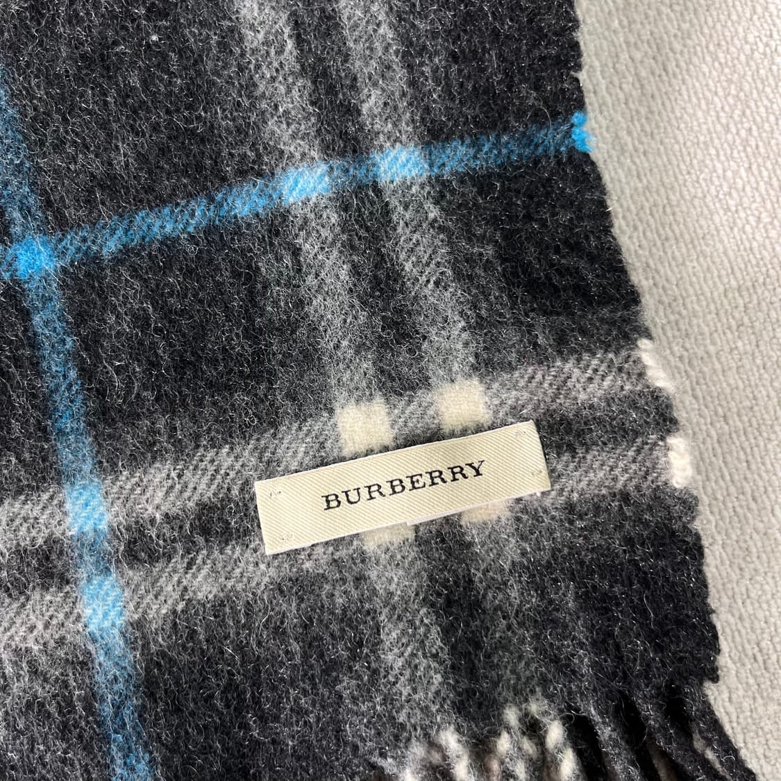 버버리 체크 캐시미어 울 차콜 머플러  상품이미지3