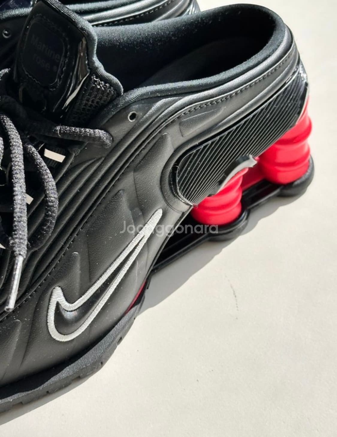 마틴로즈 x 나이키 샥스 검빨 225 나이키샥스 상품이미지4