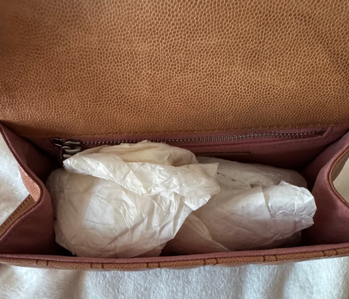 실사0/ 미닛뮤트 플랩백 캐비어 카멜 상품이미지5