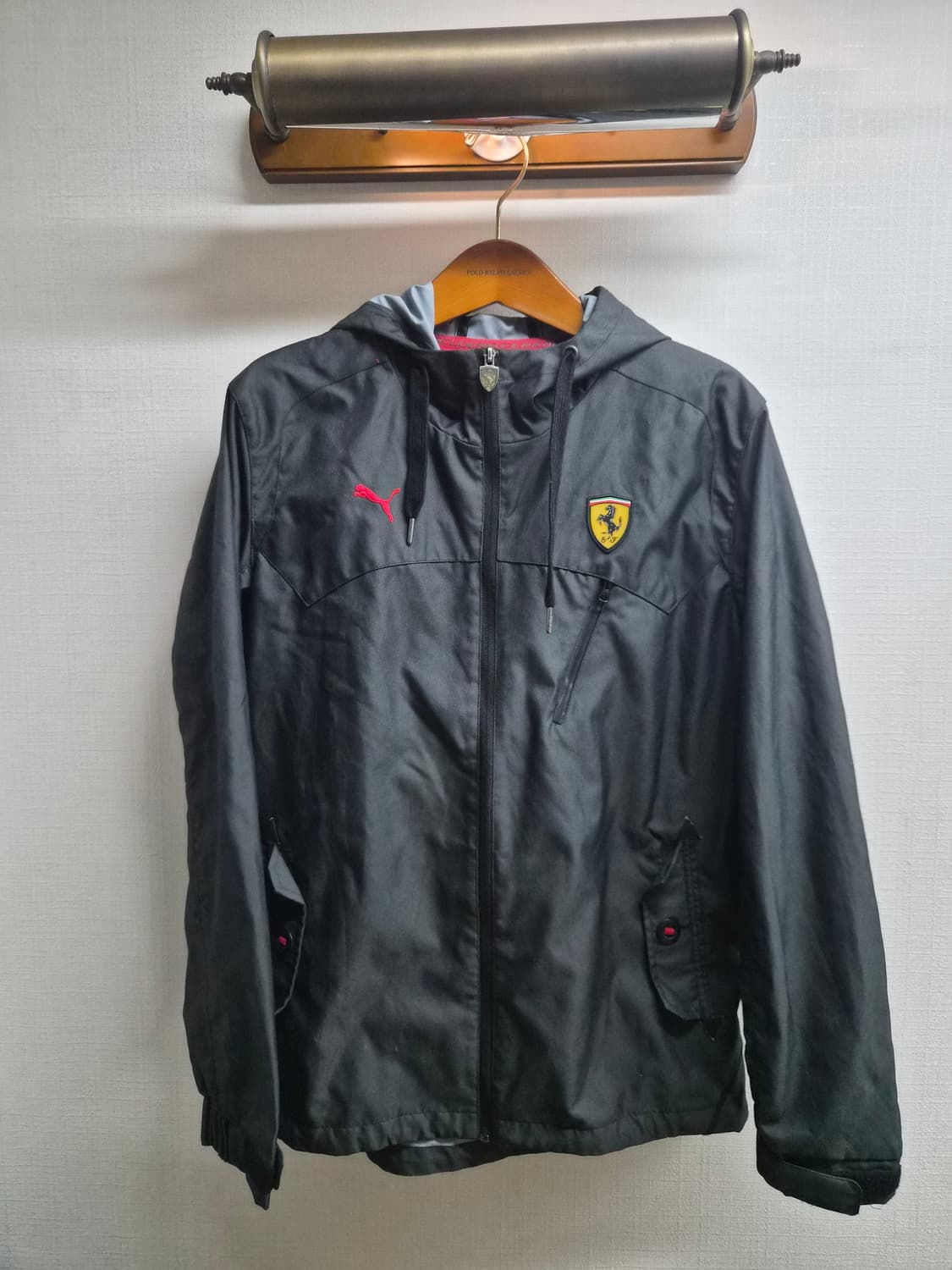 XL) 퓨마 x 페라리 바람막이 팝니다 상품이미지1