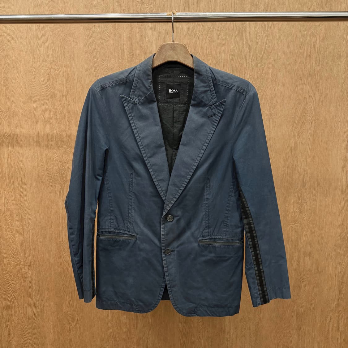 휴고 보스 코튼 테일러드 자켓 슬리브 블랙 테이핑 스티치 디테일 네이비 상품이미지2