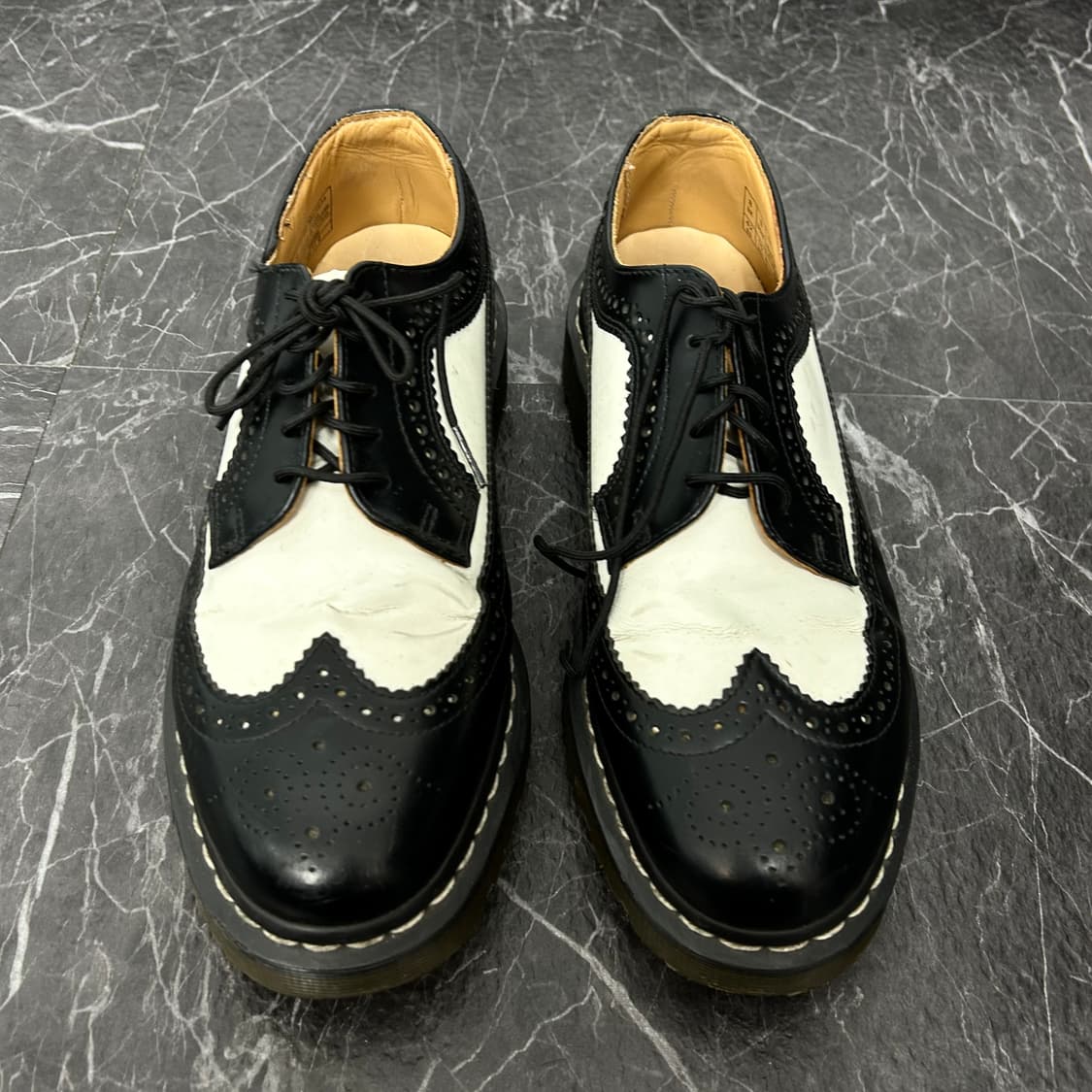 닥터마틴 5홀 미키마우스 윙팁 상품이미지4