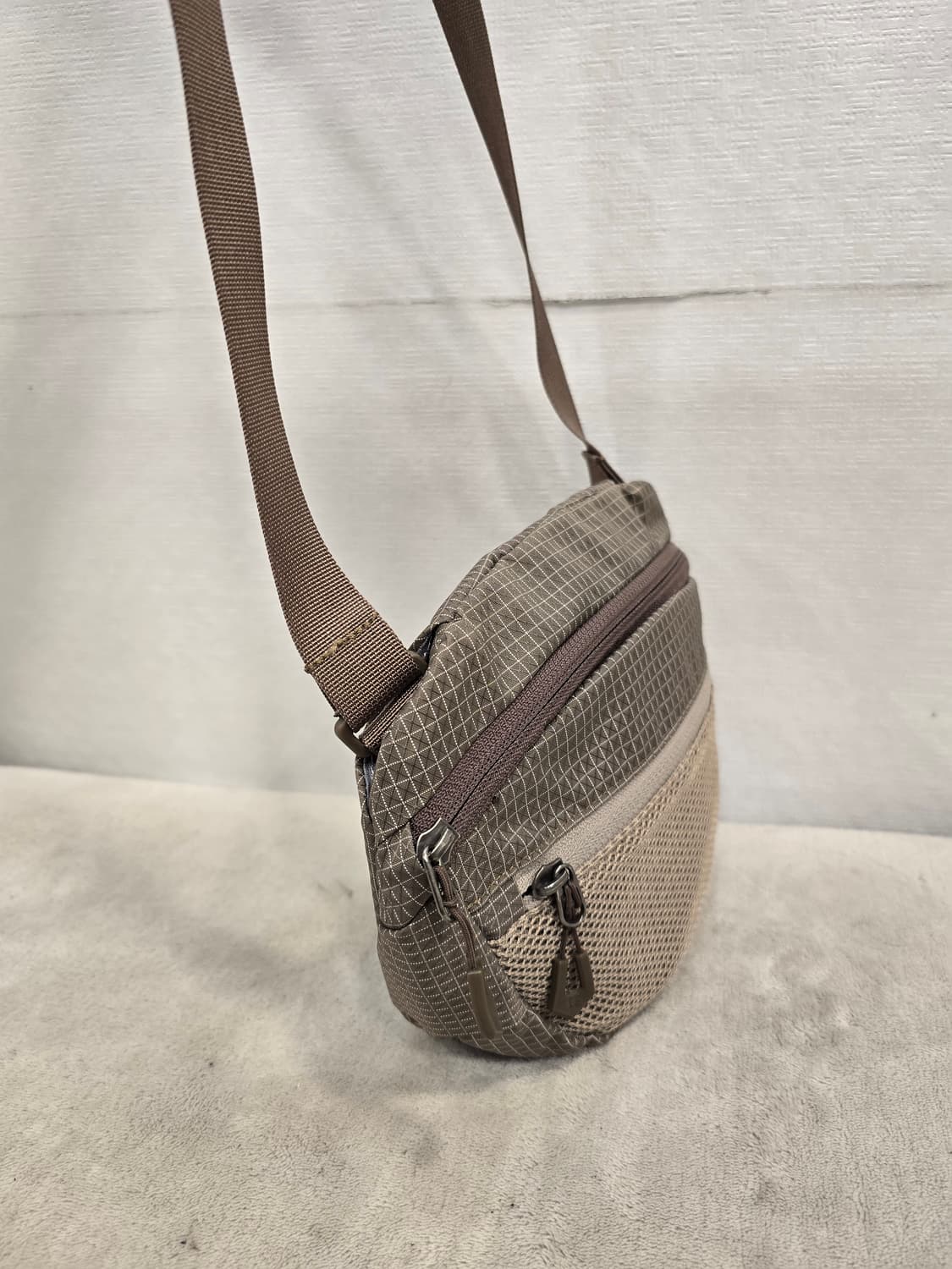 코오롱스포츠 남여공용 가벼운 크로스백 상품이미지3