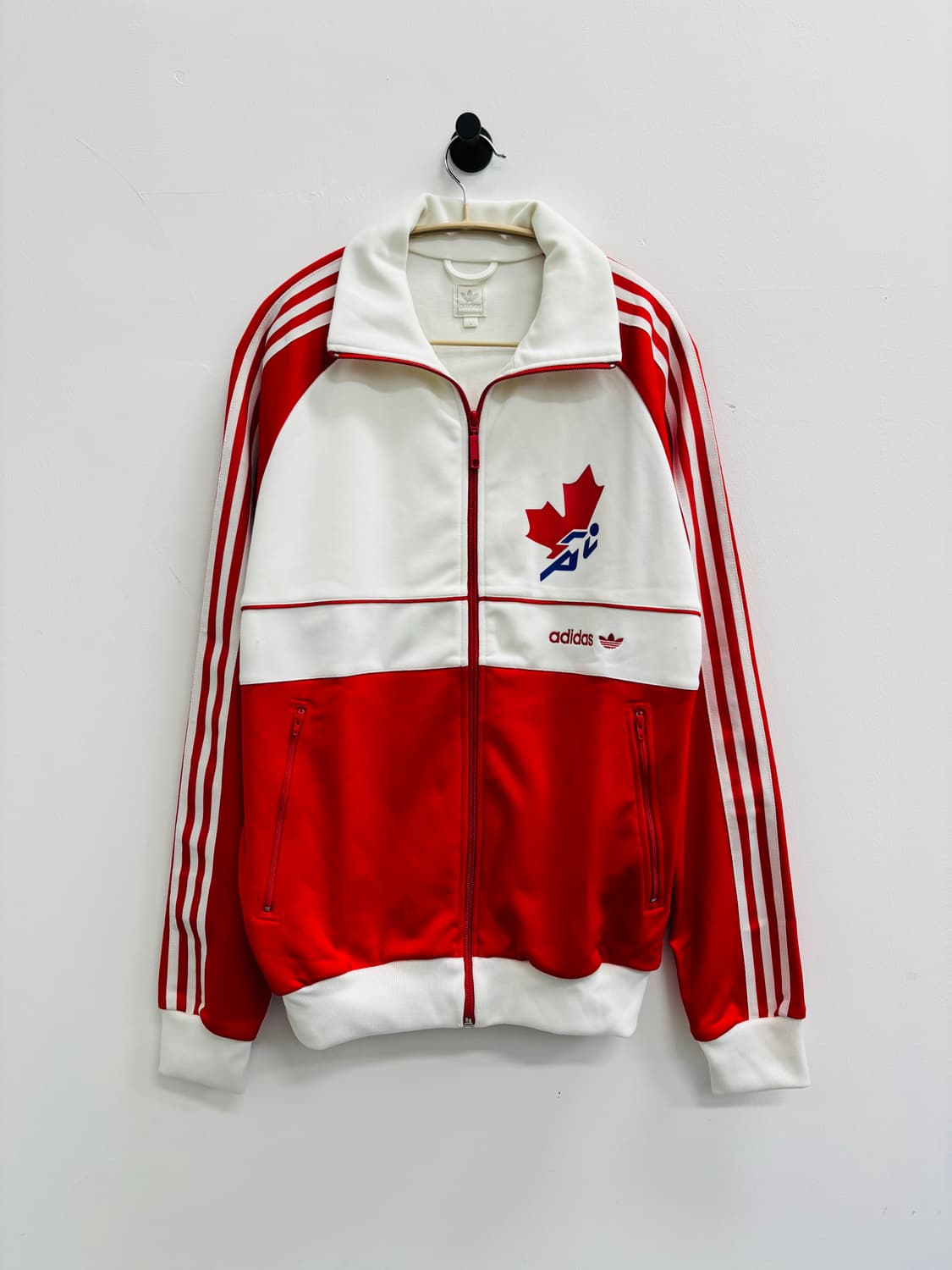 아디다스 올드스쿨 캐나다 국기 트랙탑 상품이미지1