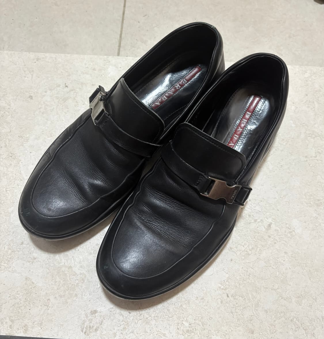 프라다 스포츠 버클 로퍼 상품이미지1