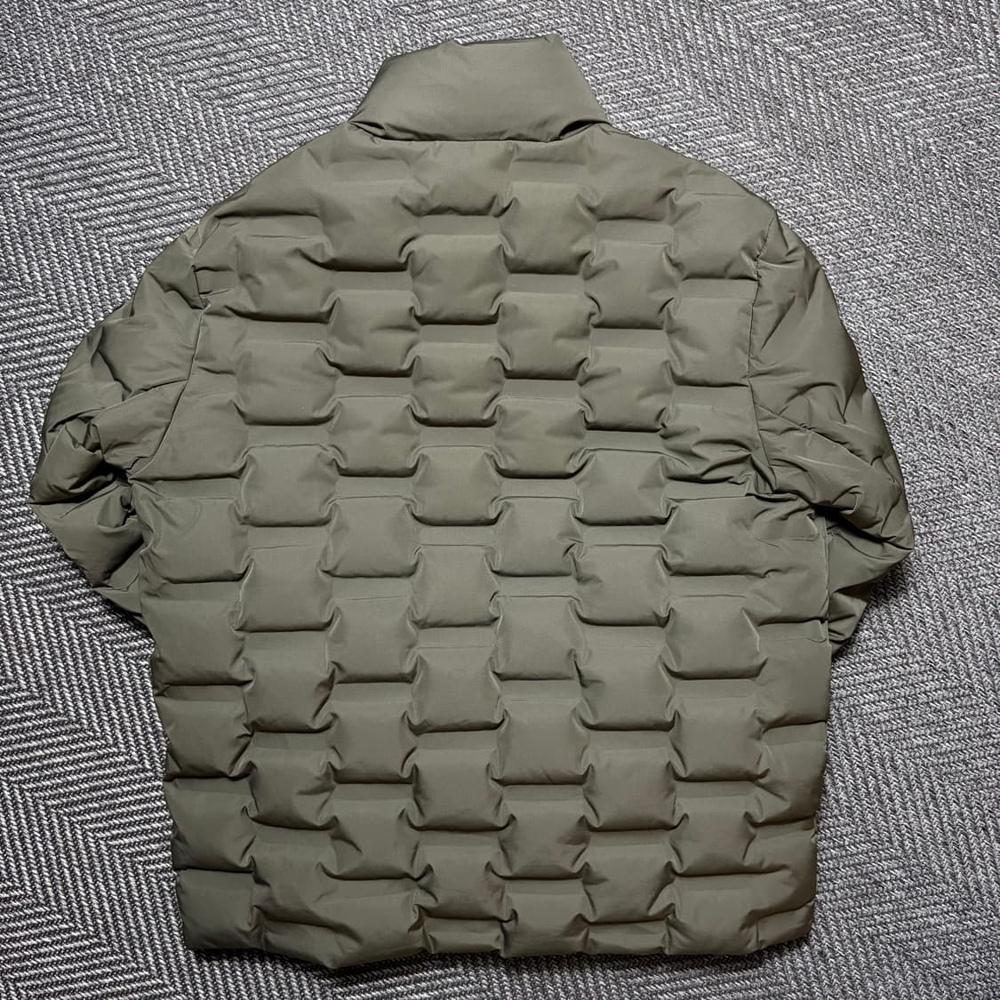 캘빈클라인 퍼포먼스 패딩 점퍼 카키(M) 상품이미지2