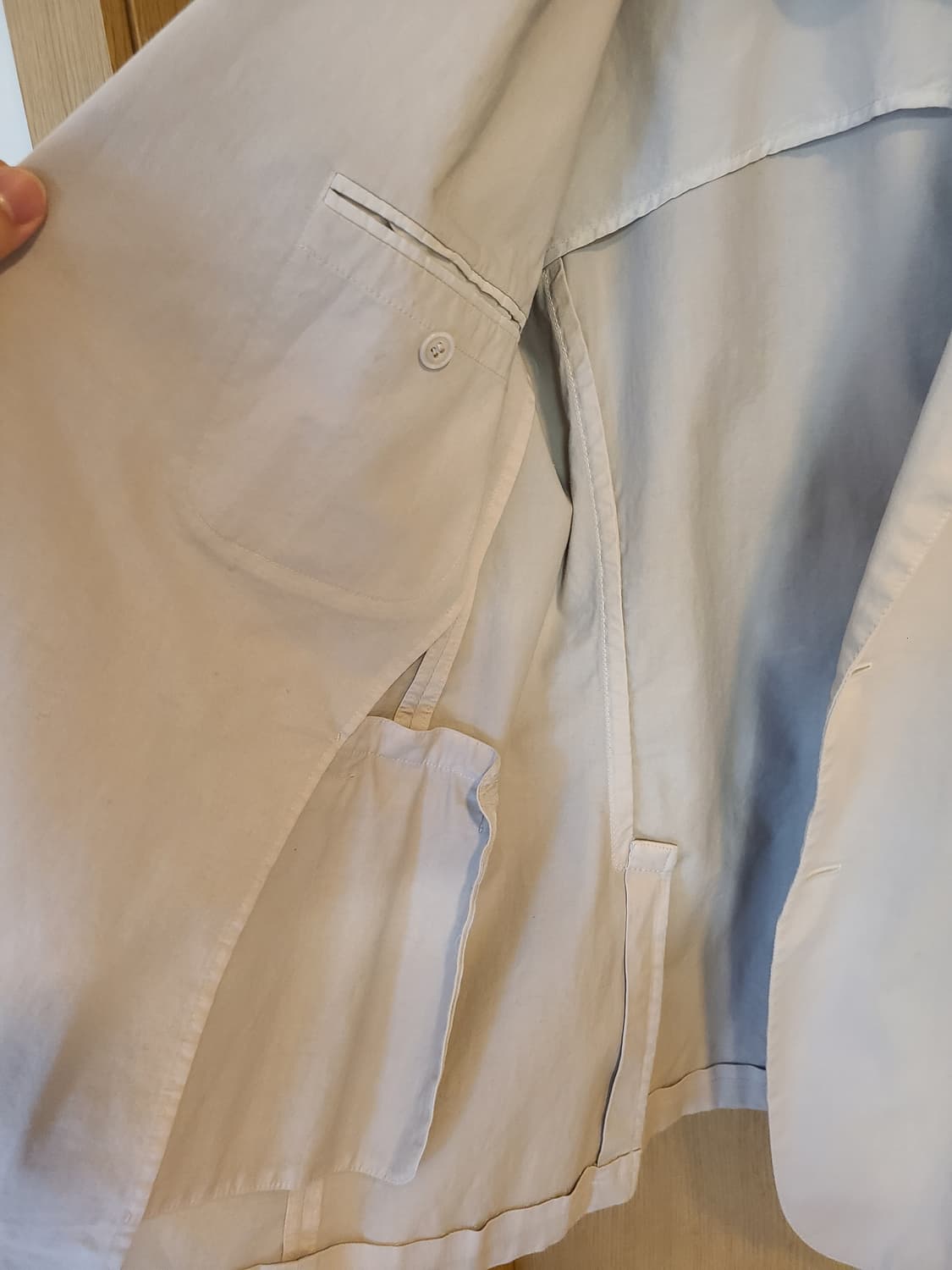 정품 프라다 남성 아이보리 자켓 54R 판매합니다. 상품이미지7