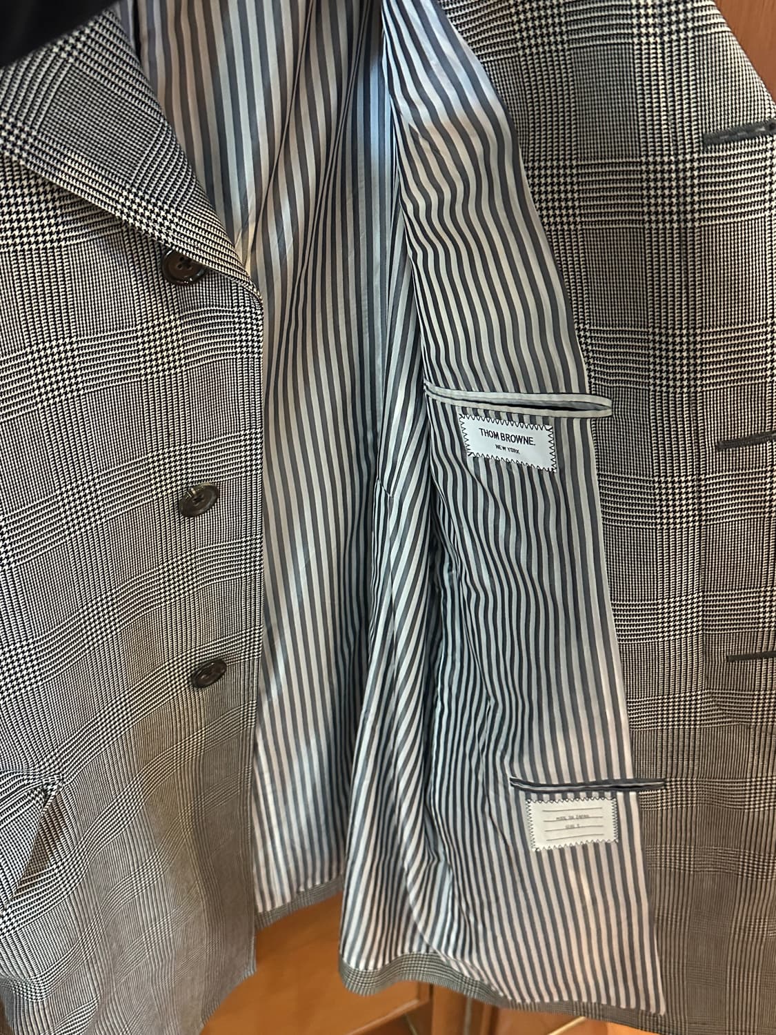 톰브라운 체스터필드 코트 상품이미지4