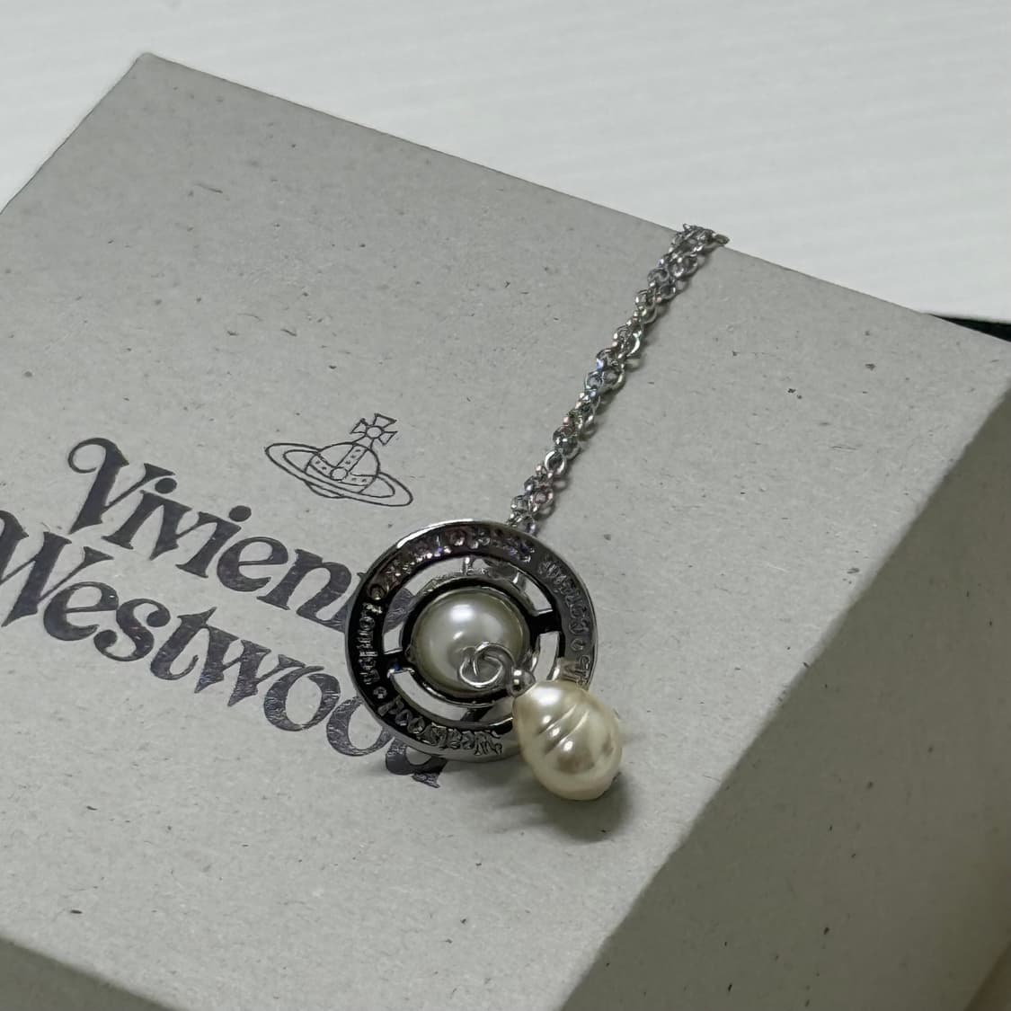 비비안웨스트우드 알렉사 orb 목걸이 상품이미지2