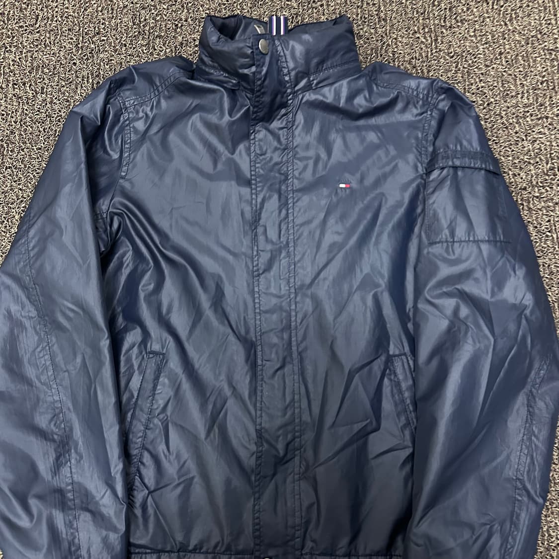 타미힐피거 유광 바람막이 자켓 네이비 S 상품이미지2