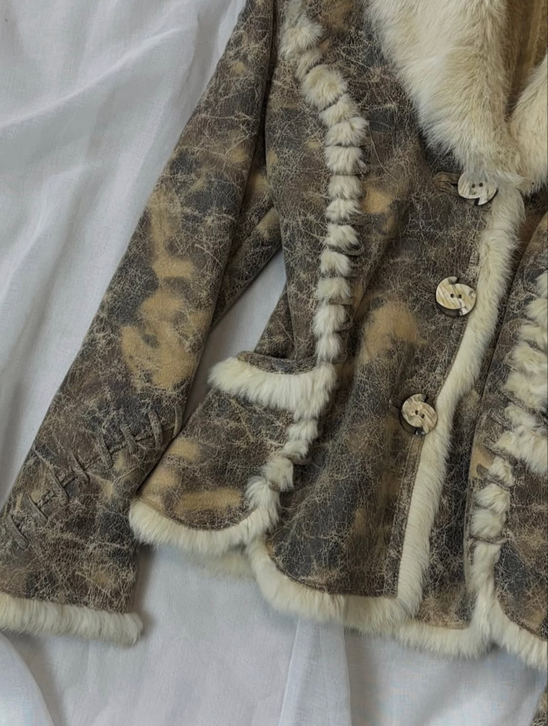 Fur-Trimmed Shearling Jacket 상품이미지5