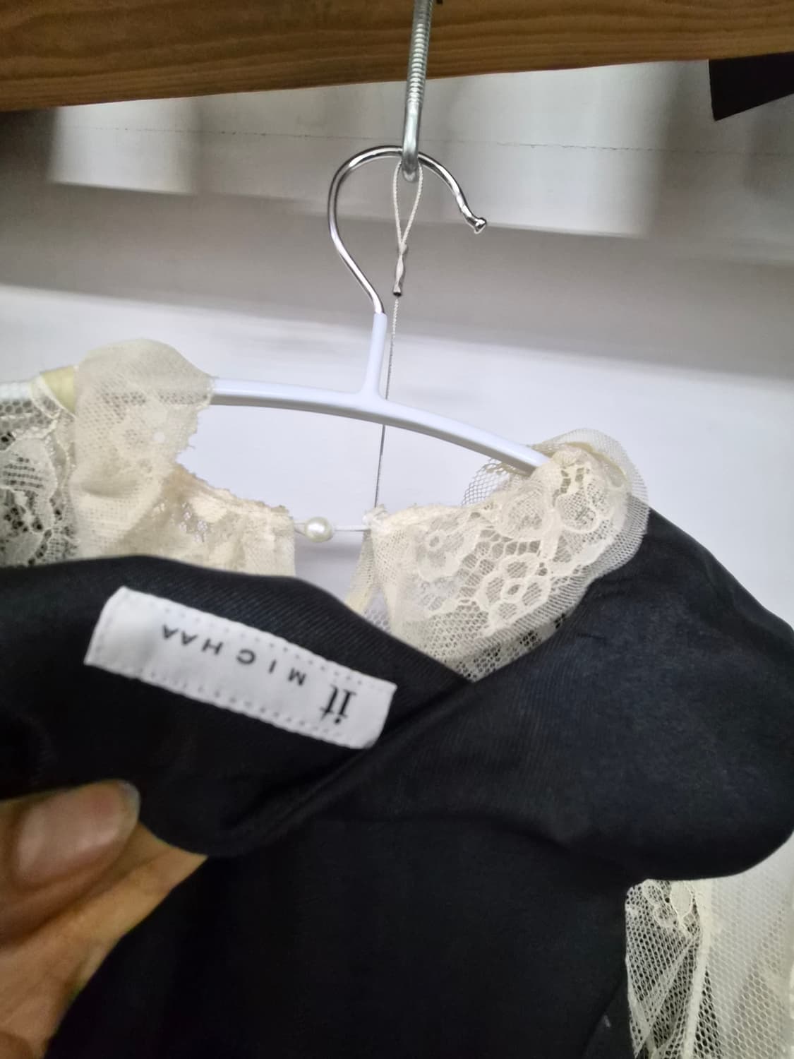 미샤 언발 프릴 베스트 상품이미지5