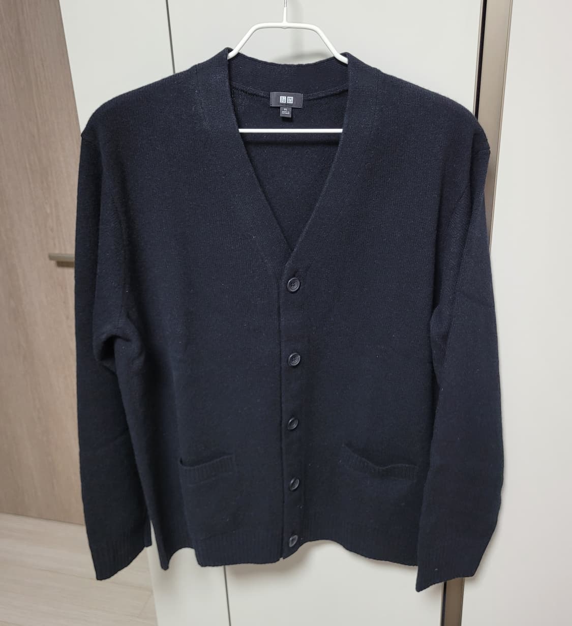 유니클로 램스울 V넥 가디건 상품이미지1