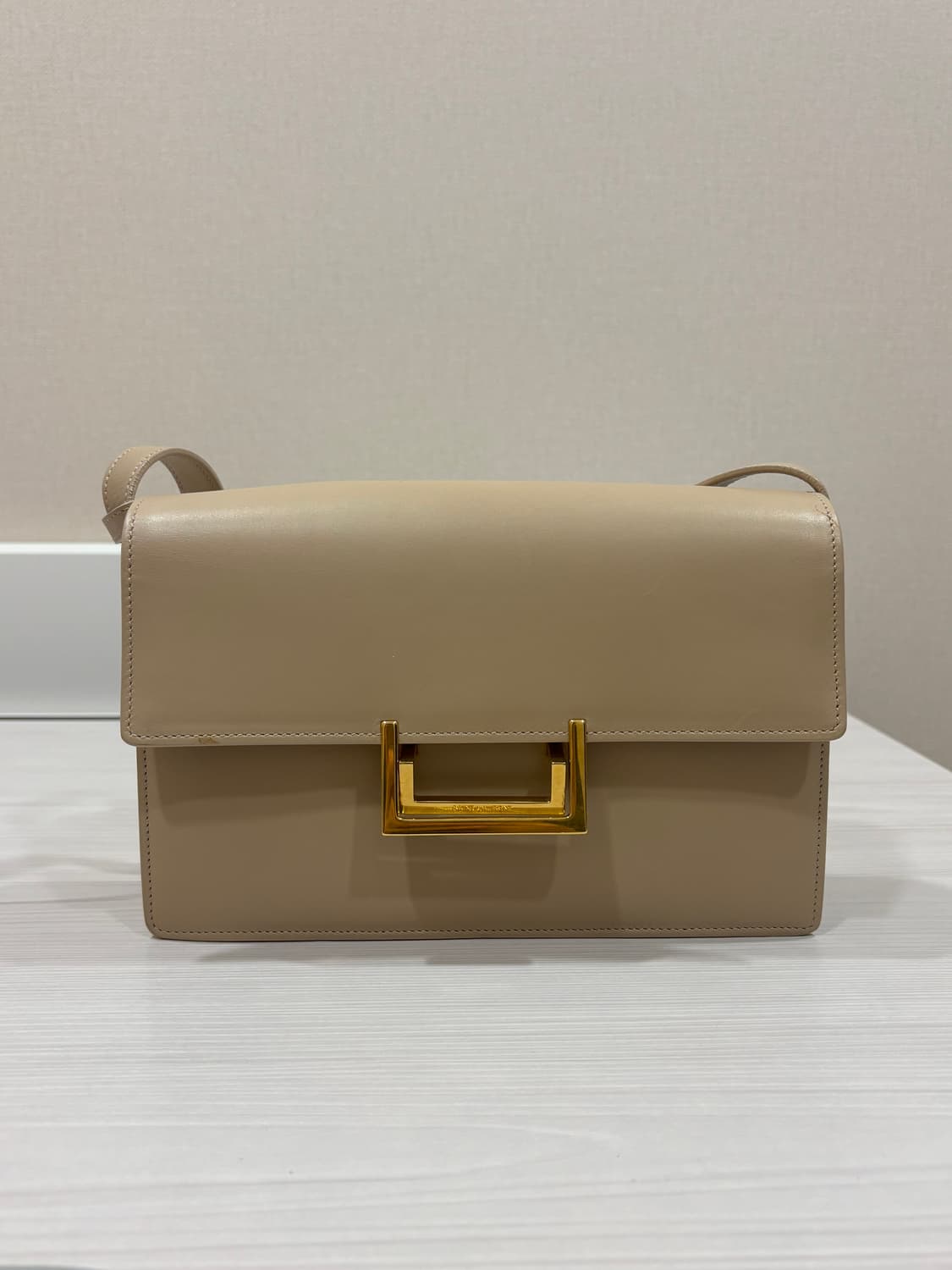 생로랑 삭 루루 베이지 숄더백 상품이미지1