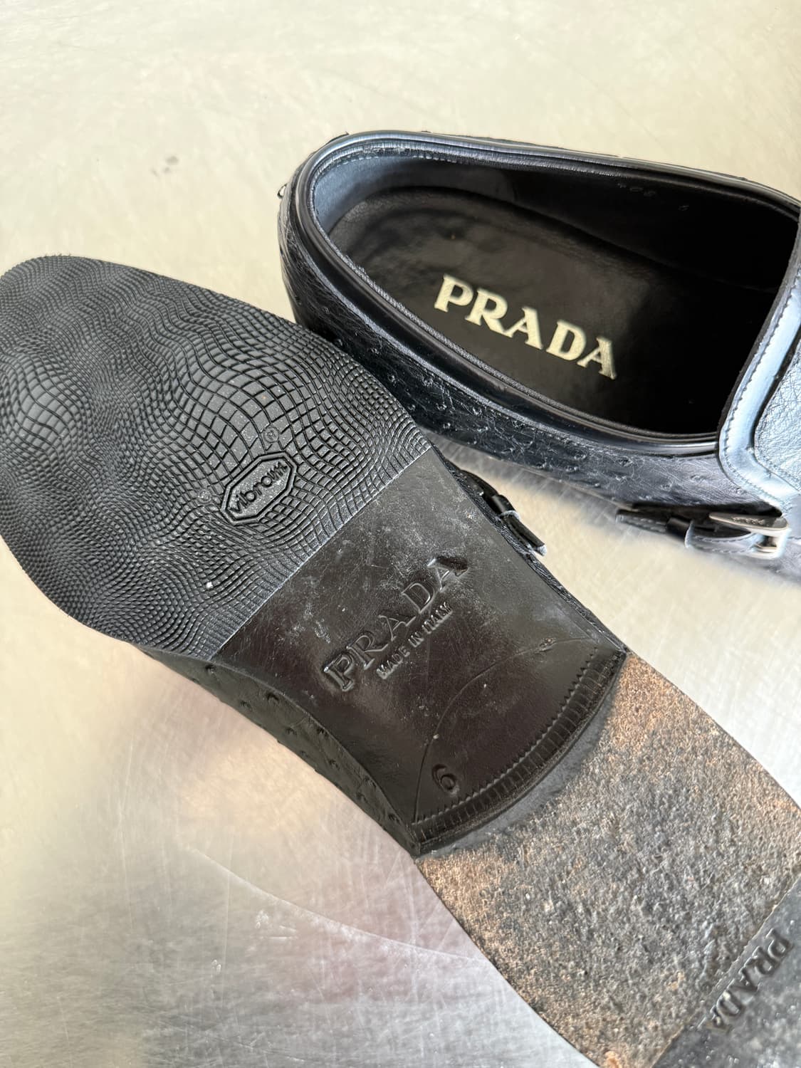 FW2000 프라다 타조 가죽 로퍼 상품이미지5