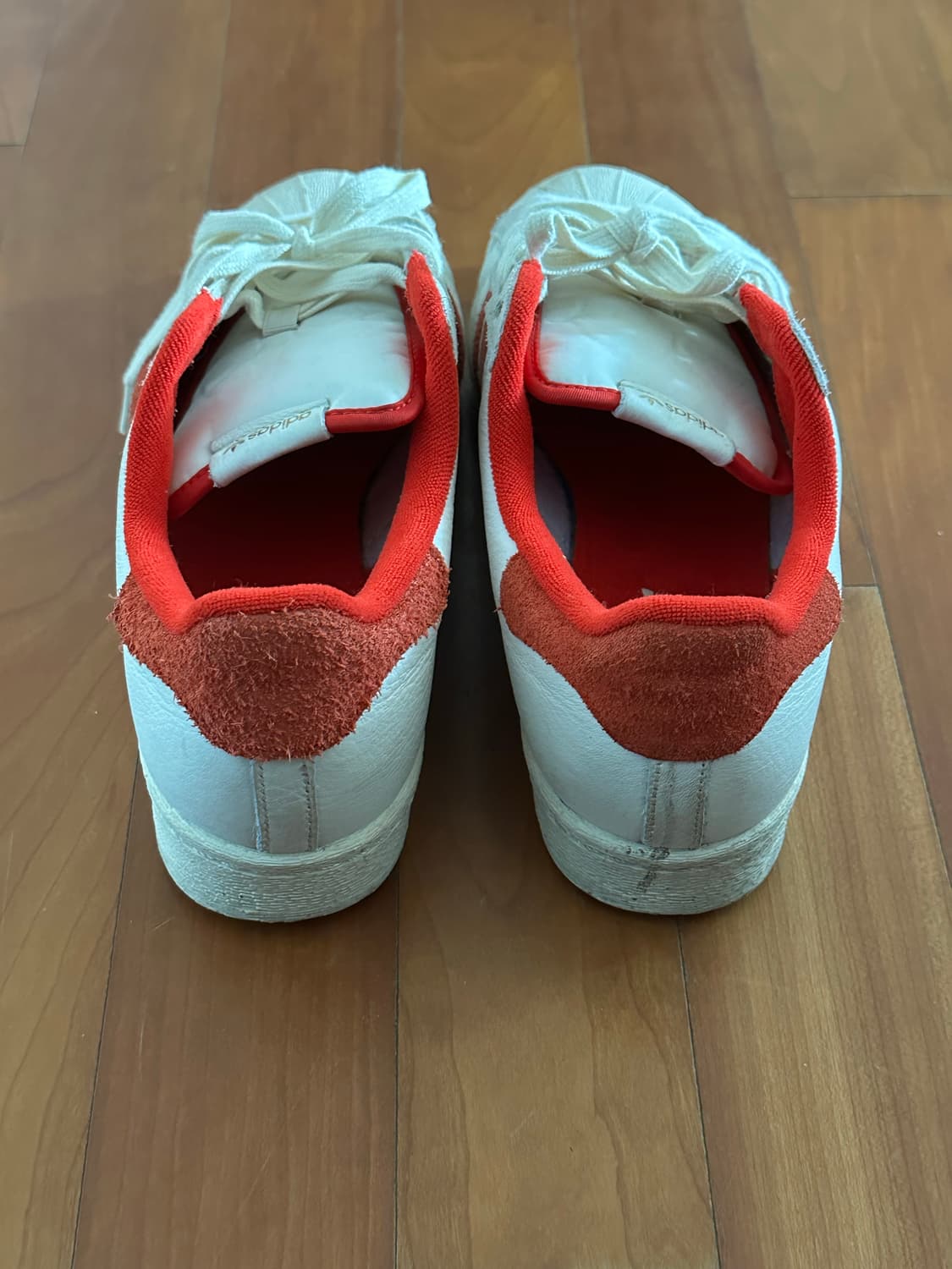 아디다스 슈퍼스타 82 클라우드 화이트 비비드 레드 상품이미지5