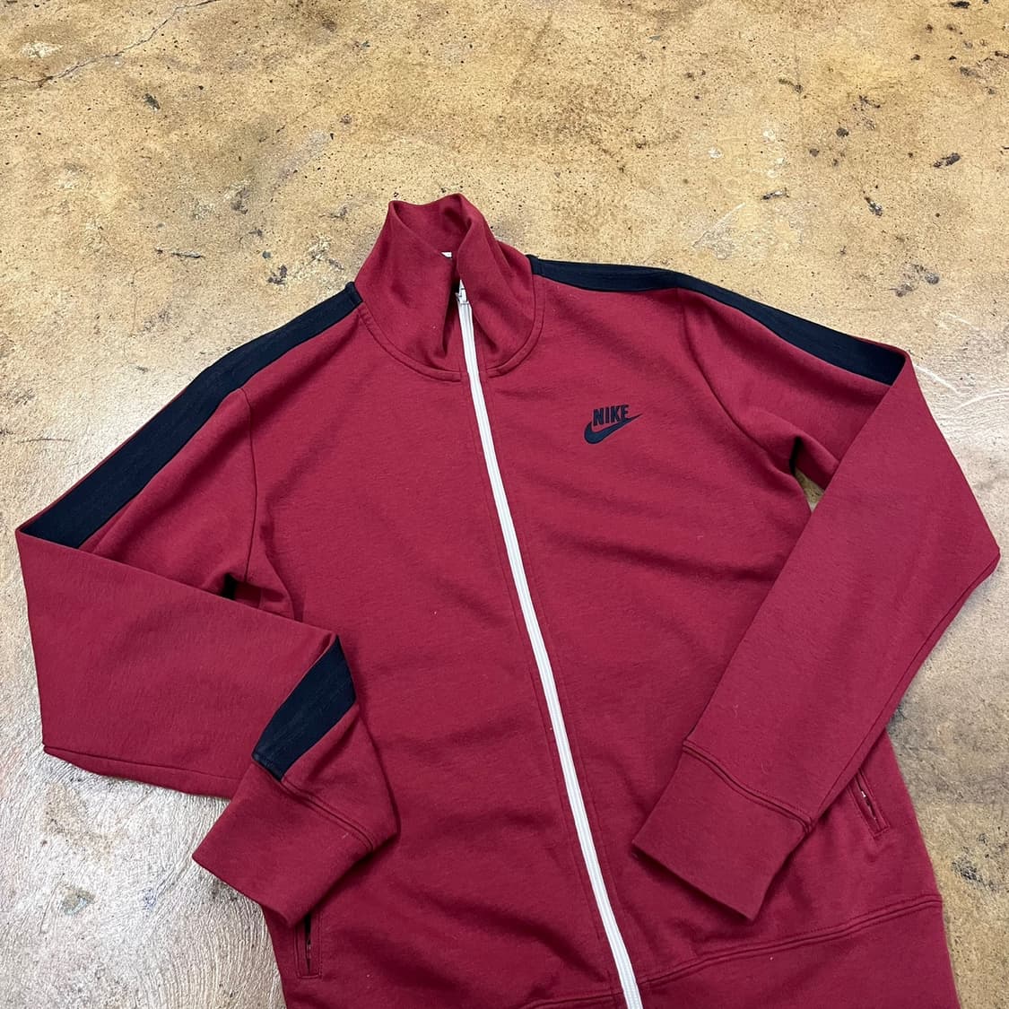 [정품/90,S] 나이키 스우시 로고 트랙탑 레드블랙 b16 상품이미지1