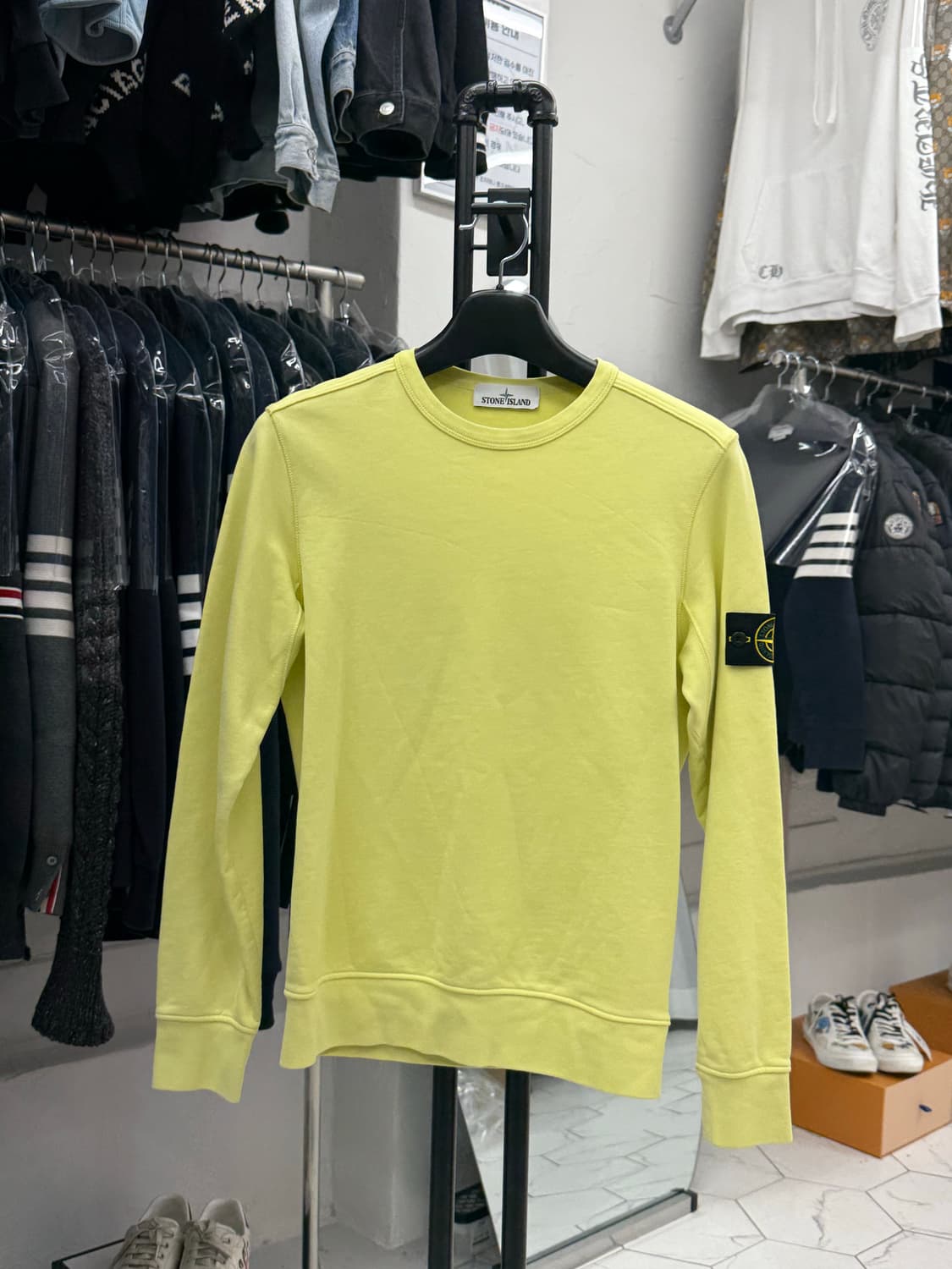 [S] 스톤아일랜드 와펜 맨투맨 상품이미지1