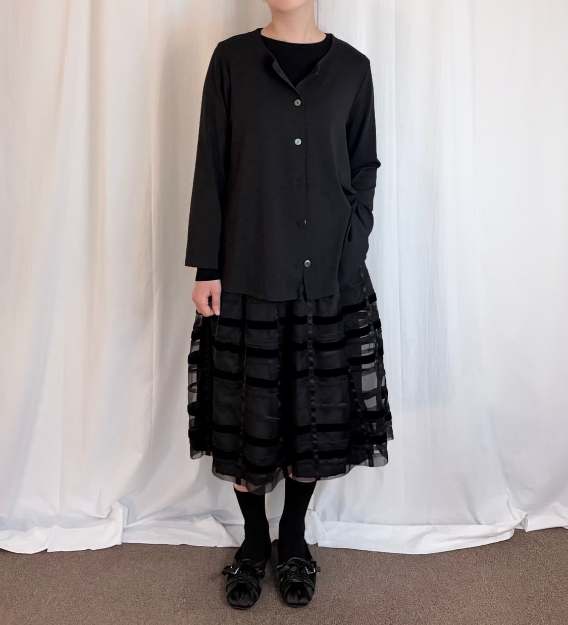 Round Neck Soft Cardigan - Black 상품이미지3