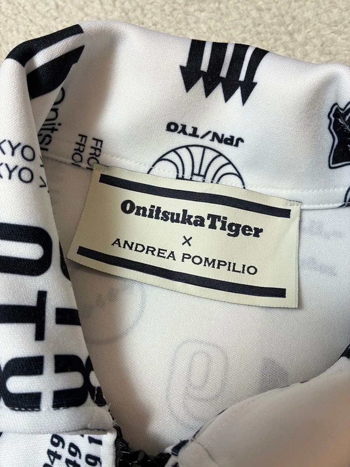 오니츠카타이거 x 안드레아 폼필리오 트랙탑 집업 PN7118 상품이미지8
