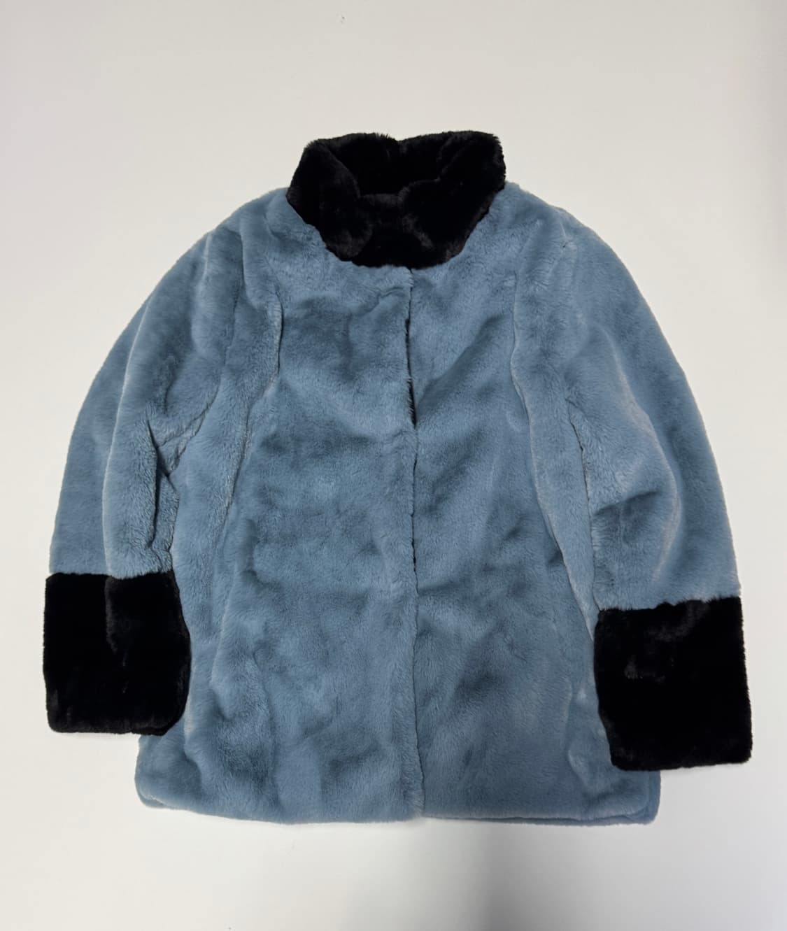 여성 마리끌레르 배색 페이크 퍼 하프 코트 40 상품이미지1