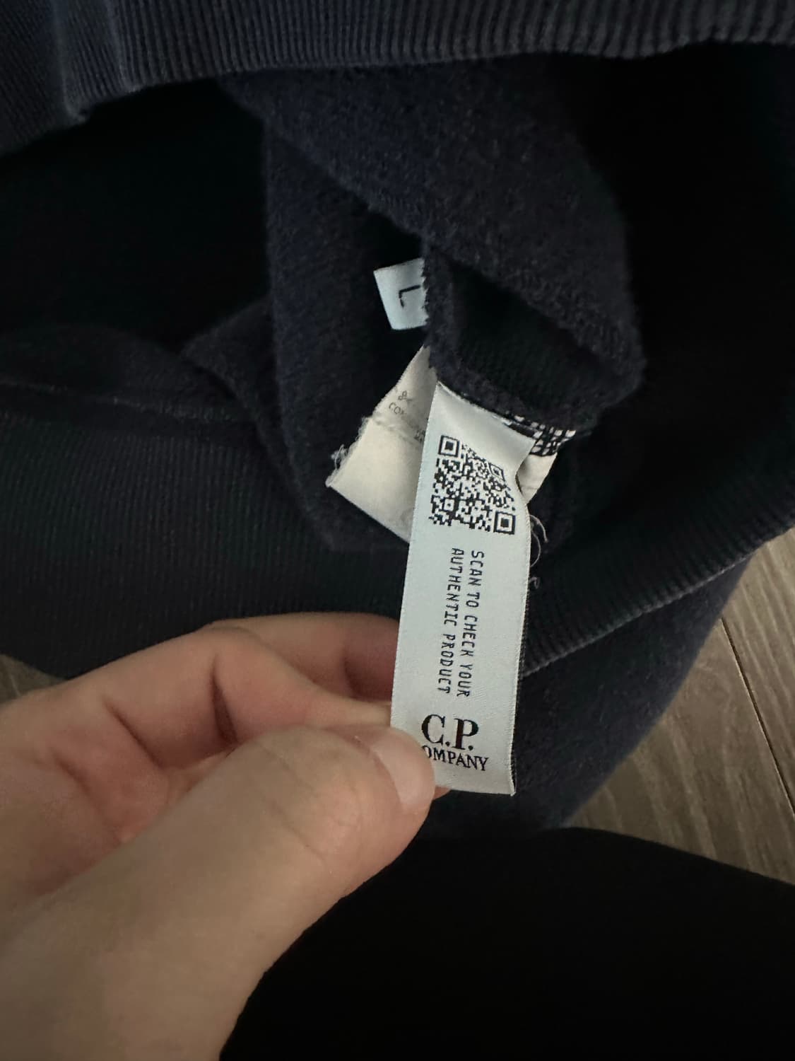 cp컴퍼니 맨투맨 네이비 L 팝니다 상품이미지4