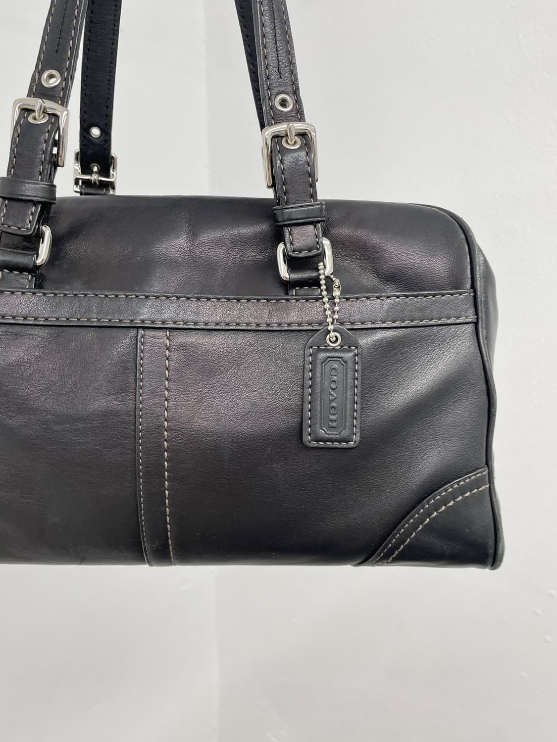 코치 블랙 레더 버클백 상품이미지6