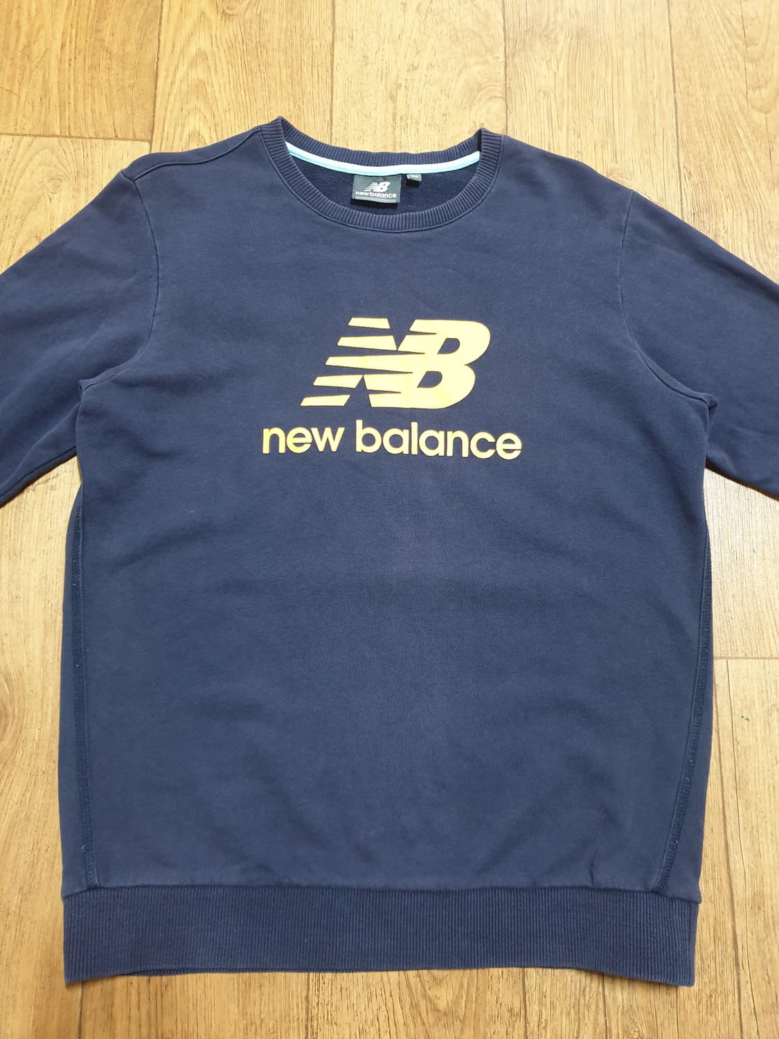 1169 뉴발란스 라운드티 95 사이즈입니다 상품이미지1