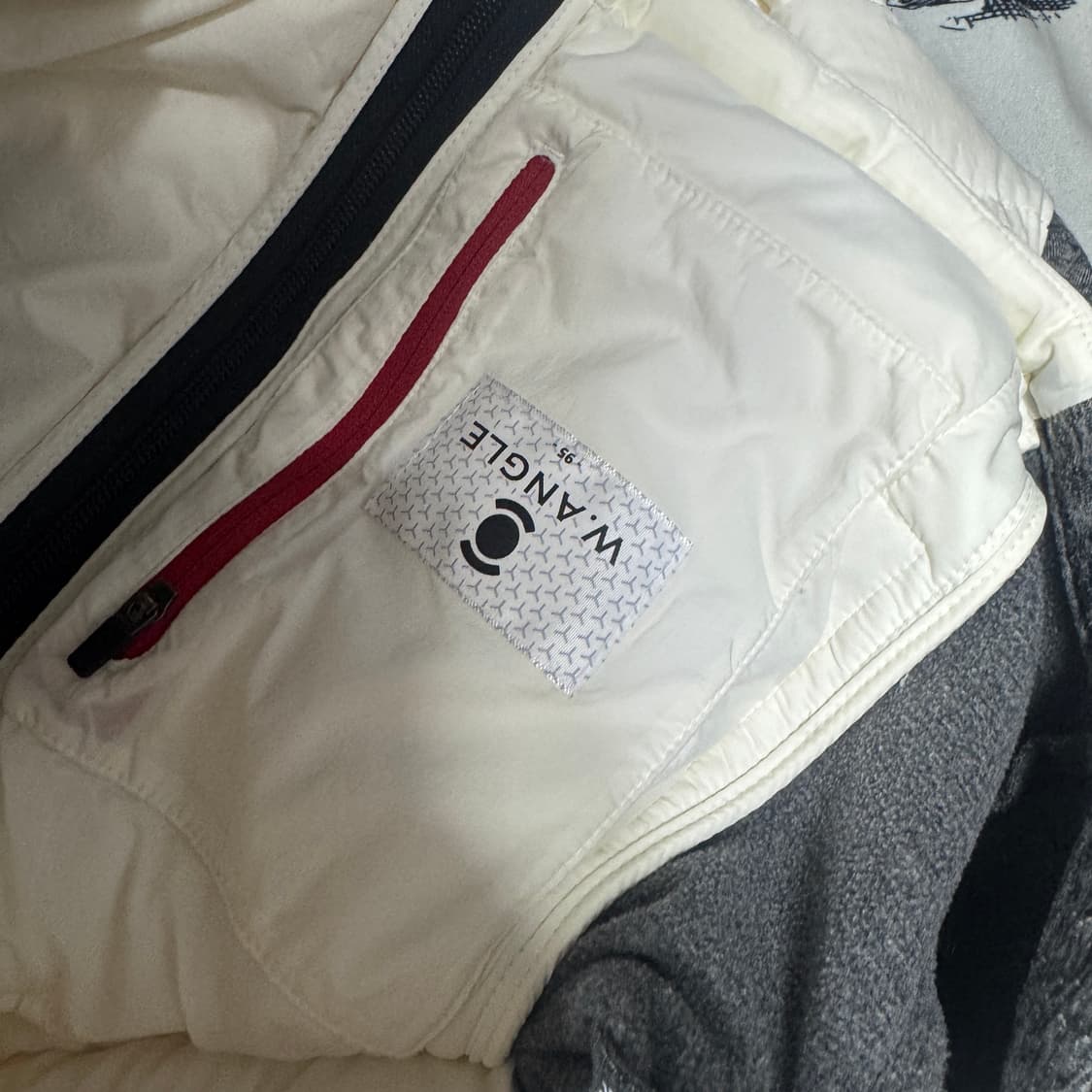 와이드앵글 구스다운 경량패딩 95사이즈 상품이미지5