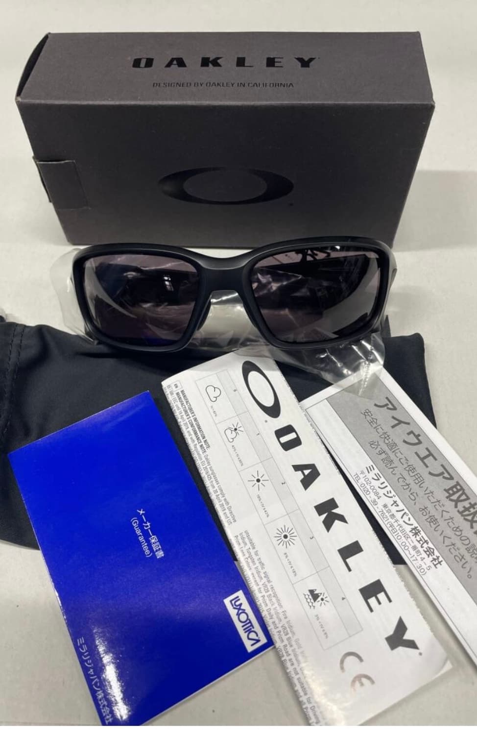오클리 스트레이트 링크 블랙 선글라스 상품이미지1