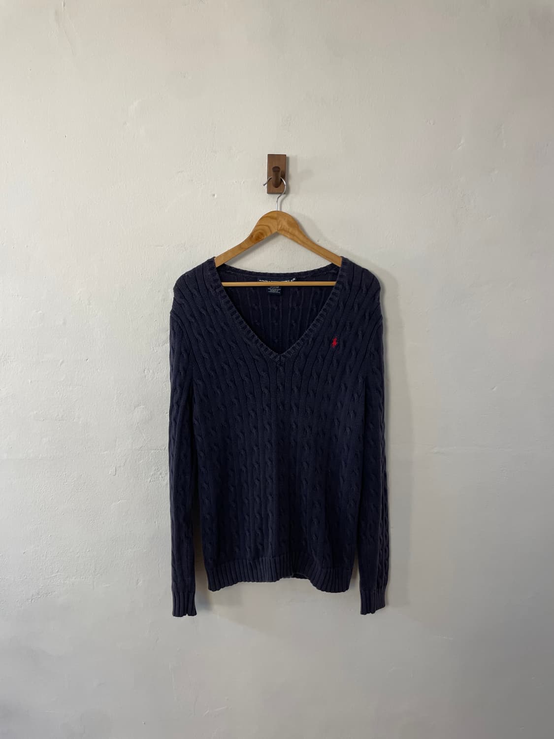 폴로 브이넥 니트  상품이미지1