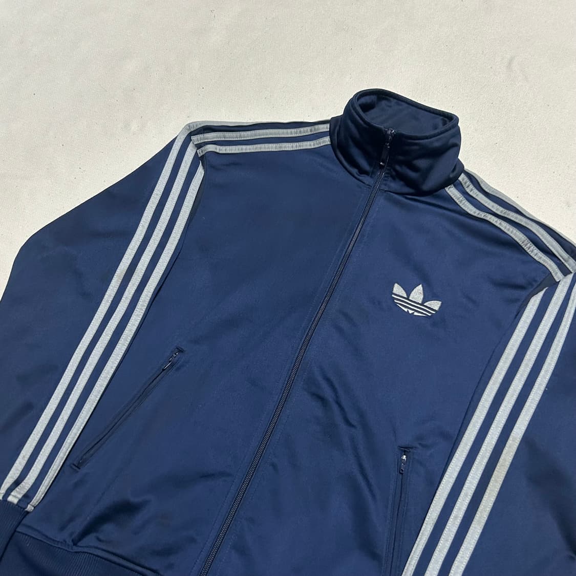 90 아디다스 그레이 라인 네이비 트랙탑 상품이미지1
