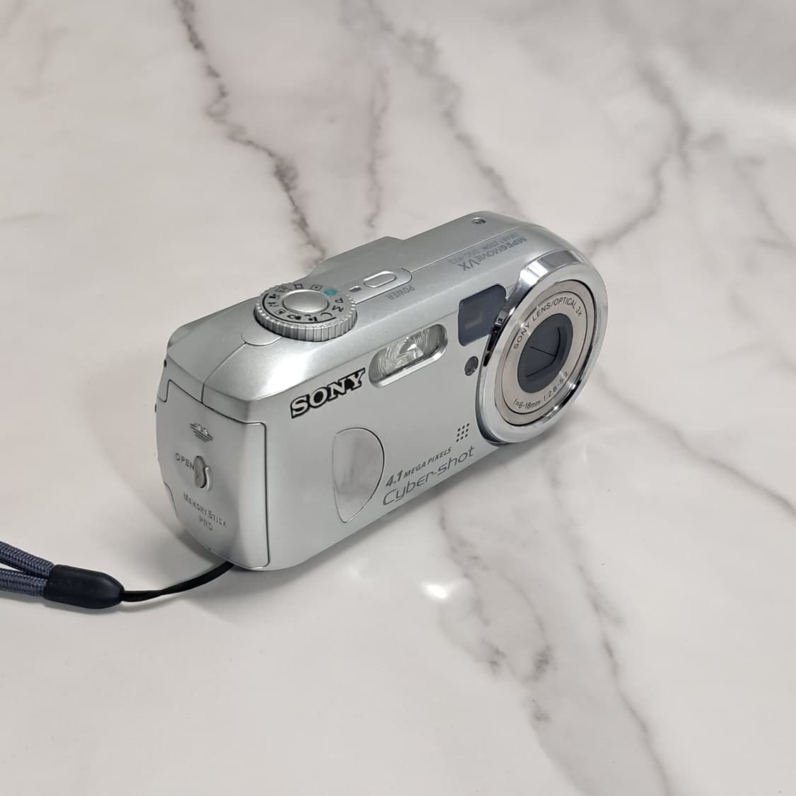 레트로 감성! 소니 사이버샷 DSC-P73 빈티지 카메라 상품이미지3