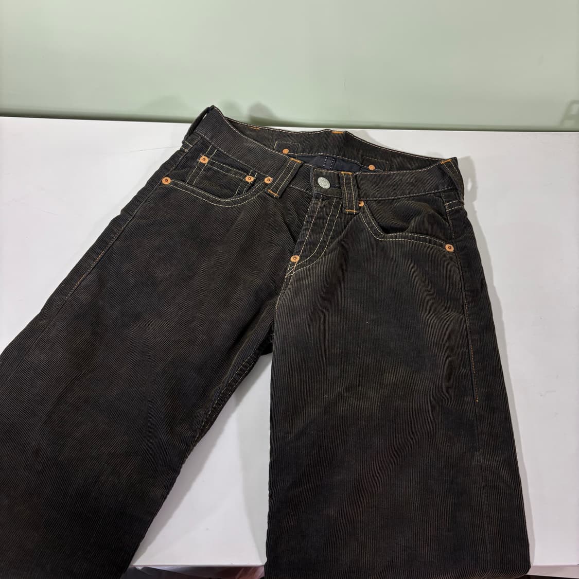 31-32 리바이스902 먹색 세미와이드 신치백 코듀로이팬츠 상품이미지3