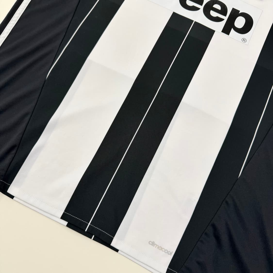 16-17 유벤투스 홈 마르키시오 유니폼 상품이미지7