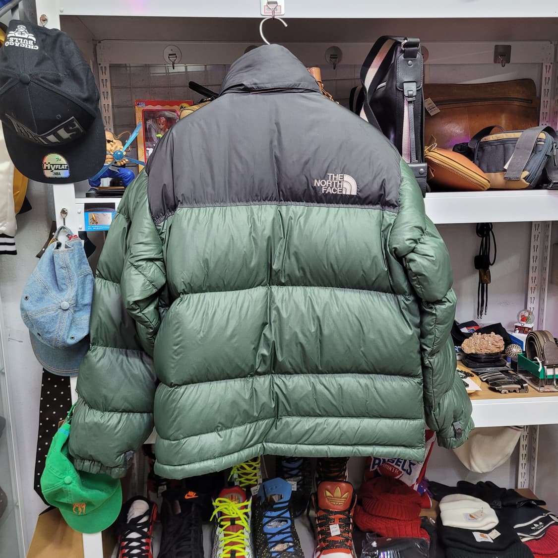 노스페이스 700 눕시 패딩 그린/블랙 상품이미지2