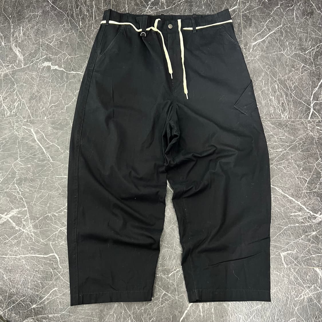 Y-3 블랙 코튼 캔버스 와이드 벌룬 워크 팬츠 상품이미지4