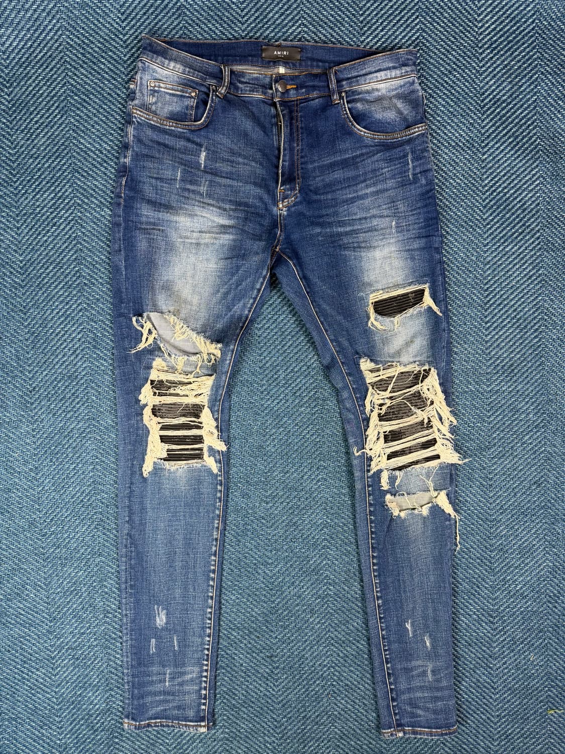 [판매] 아미리(AMIRI) MX1 레더 패치 디스트레스드 진 상품이미지1