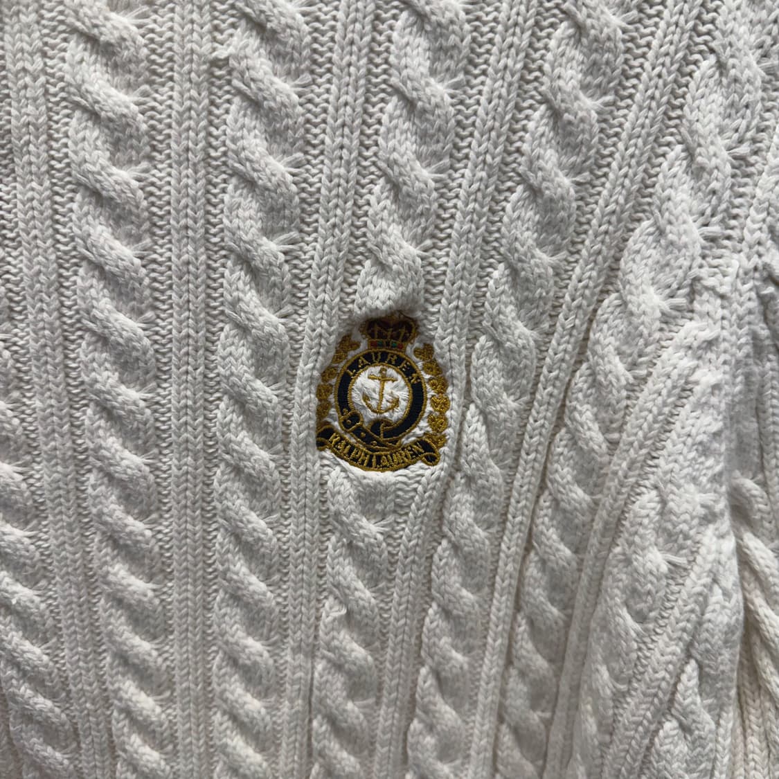 랄프로렌 꽈배기 니트 긴팔 라운드넥 자수 로고 디테일 슬림핏 화이트 상품이미지6