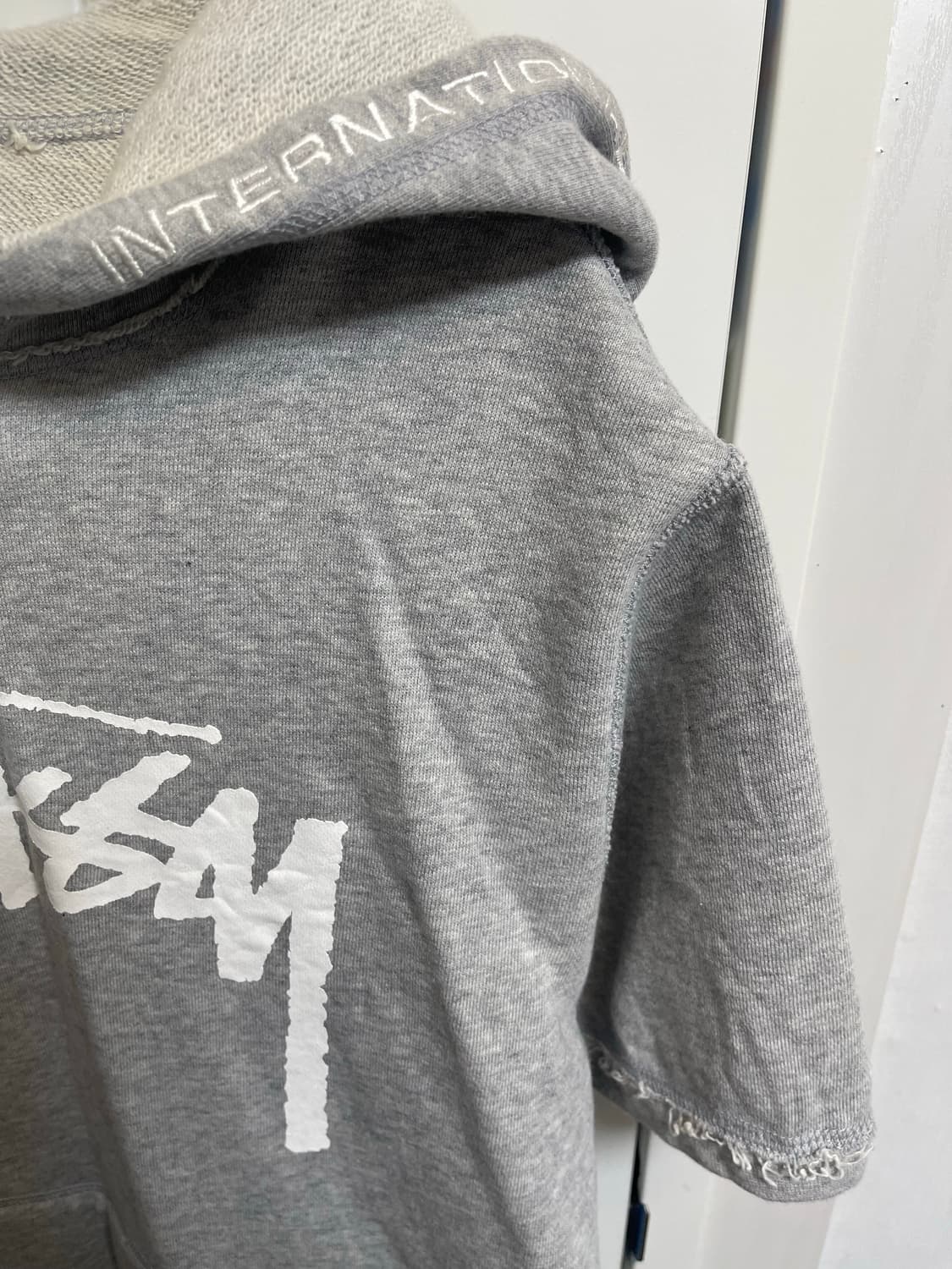 스투시 그레이 반팔 후드티 상품이미지2