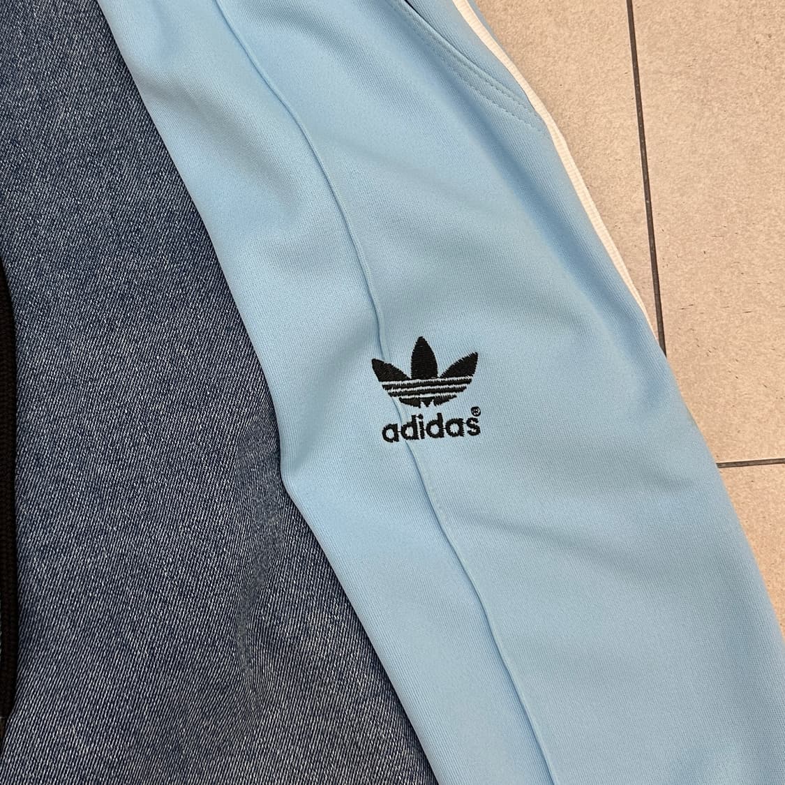 아디다스 리메이크 데님 트랙 팬츠 상품이미지5