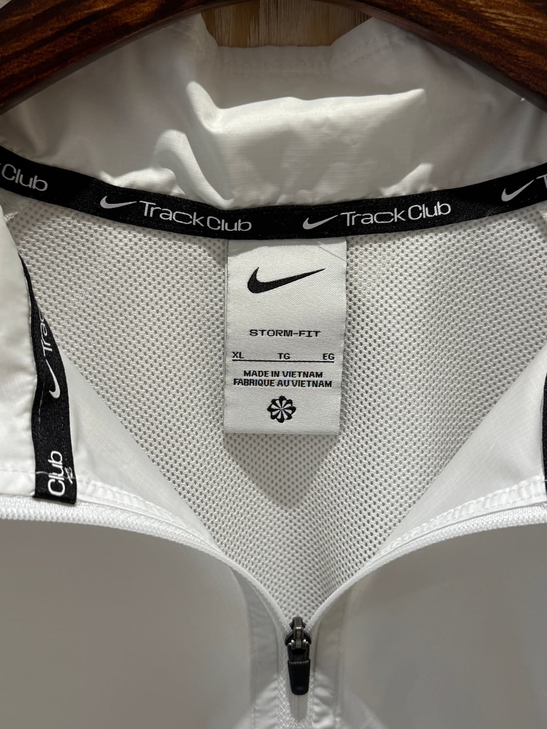 나이키 트랙 클럽 스톰핏 러닝 자켓 상품이미지8