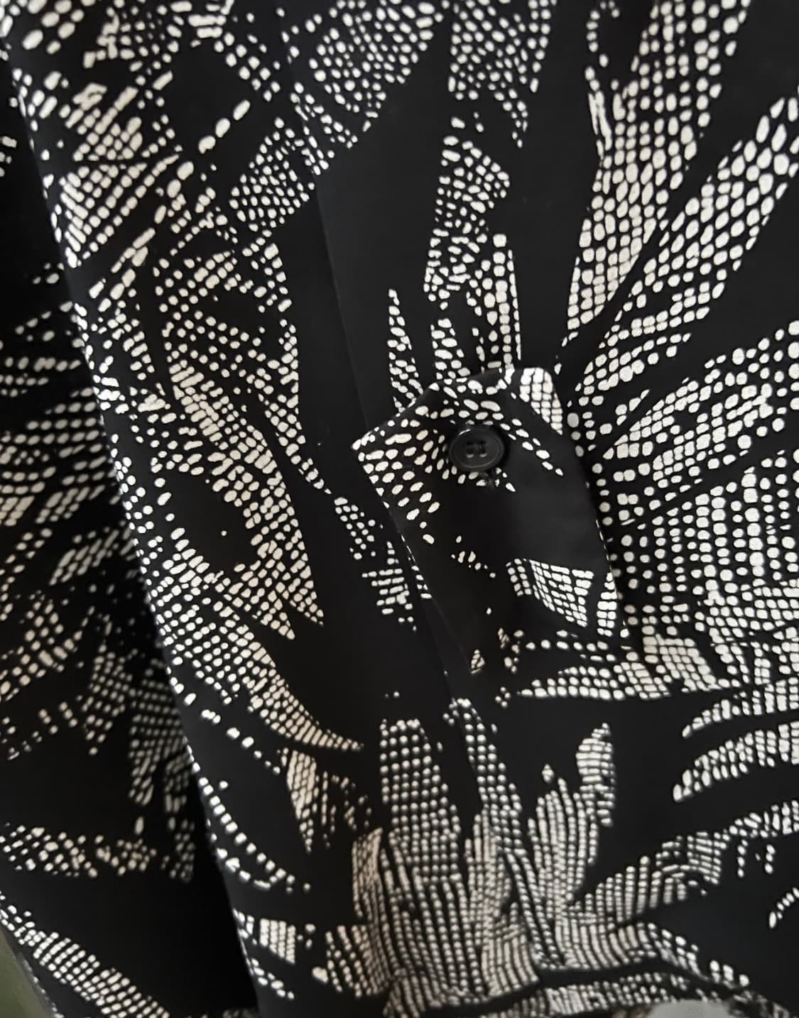 [BTS 뷔님 착용] 생로랑 21ss 트로피컬 리프 셔츠 상품이미지5