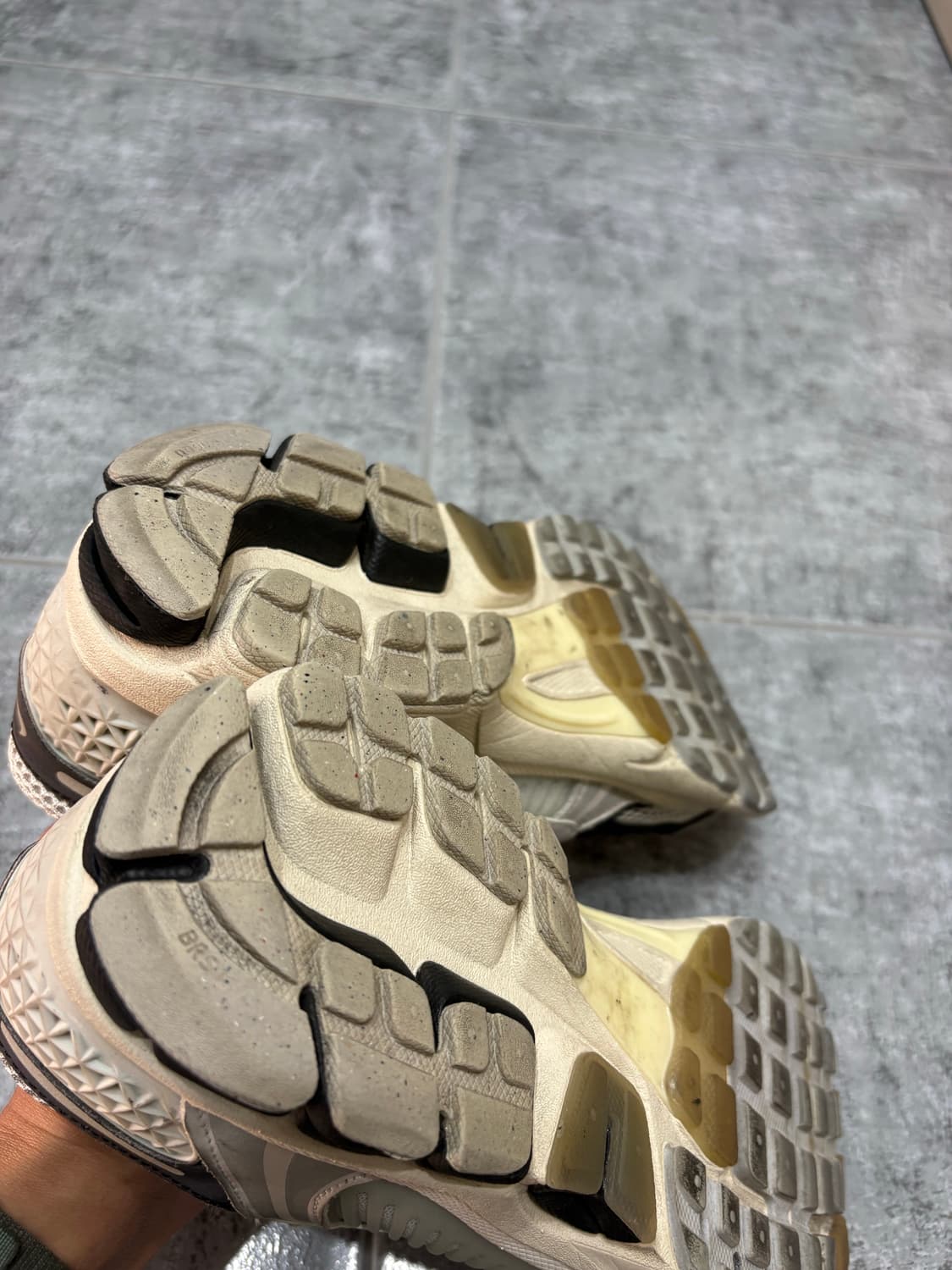 나이키 줌보메로5 260 상품이미지2