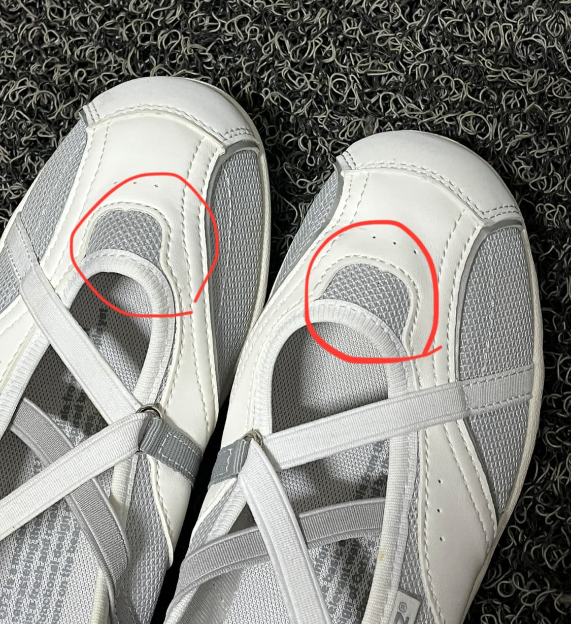 오찌 OTZ 로마리 밴딩 플랫 스니커즈 화이트 230 상품이미지9