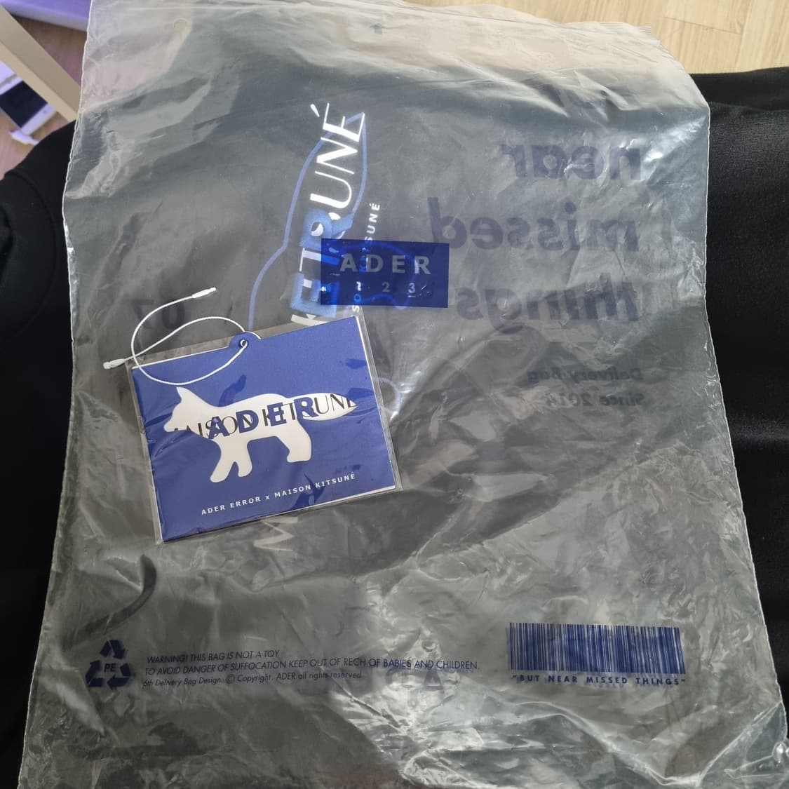 아더에러x메종키츠네 레이아웃 반팔 A1사이즈 상품이미지2