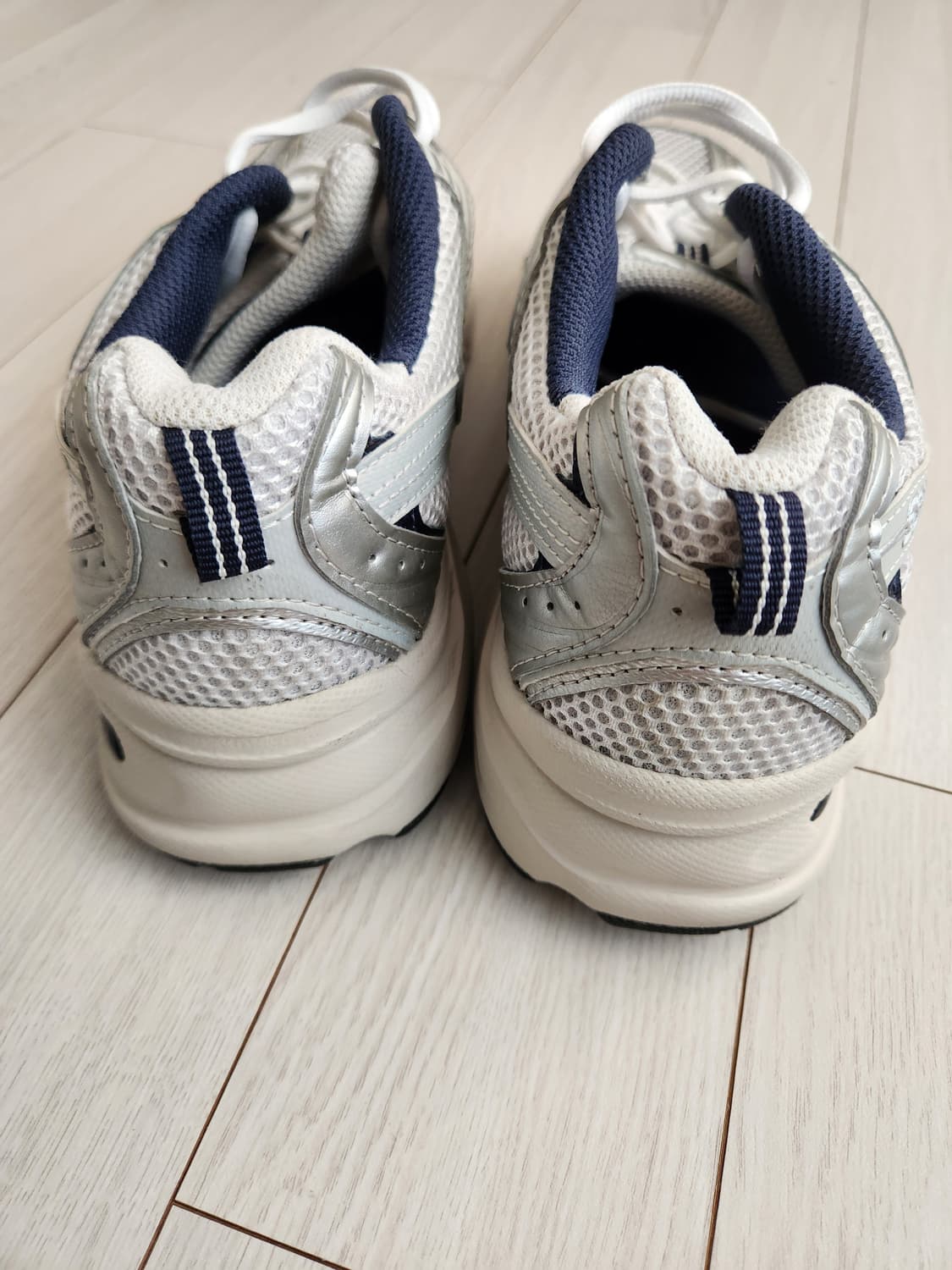 뉴발란스 운동화 530 스틸 그레이 (MR530KA) 사이즈275

 상품이미지2