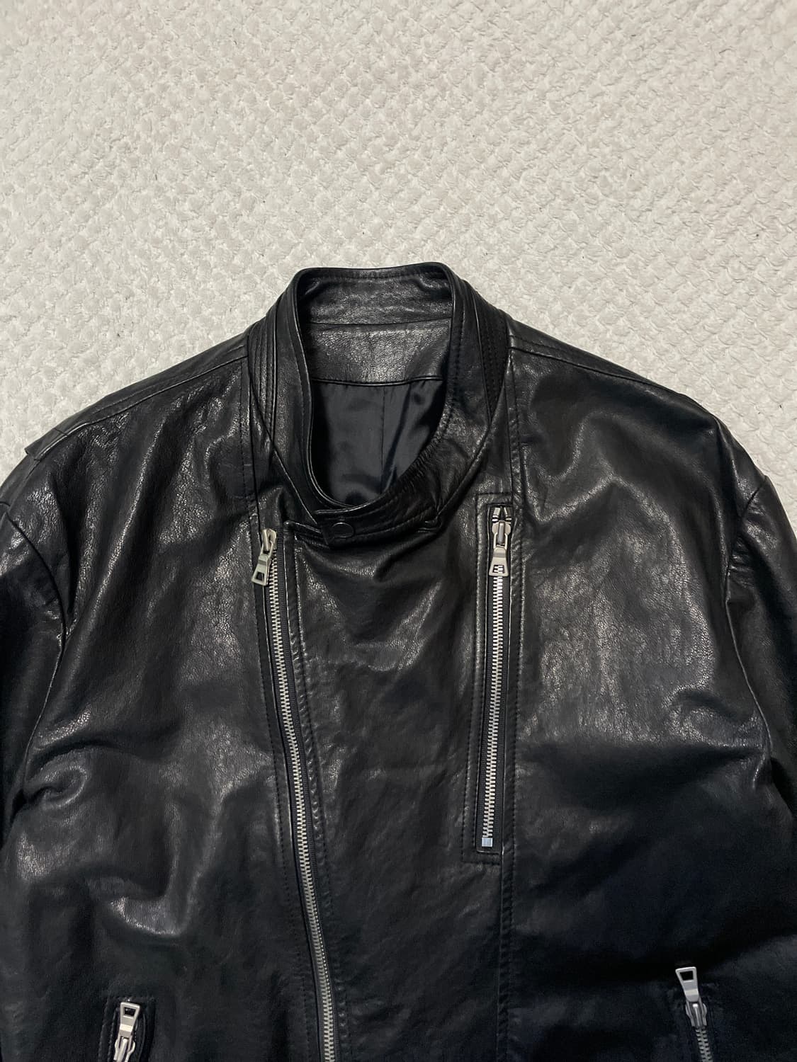 웨스턴 무드 램스킨 양가죽 절개 바이커 레더 자켓 상품이미지4